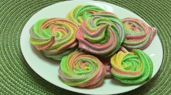 Rainbow Meringue Cookies
