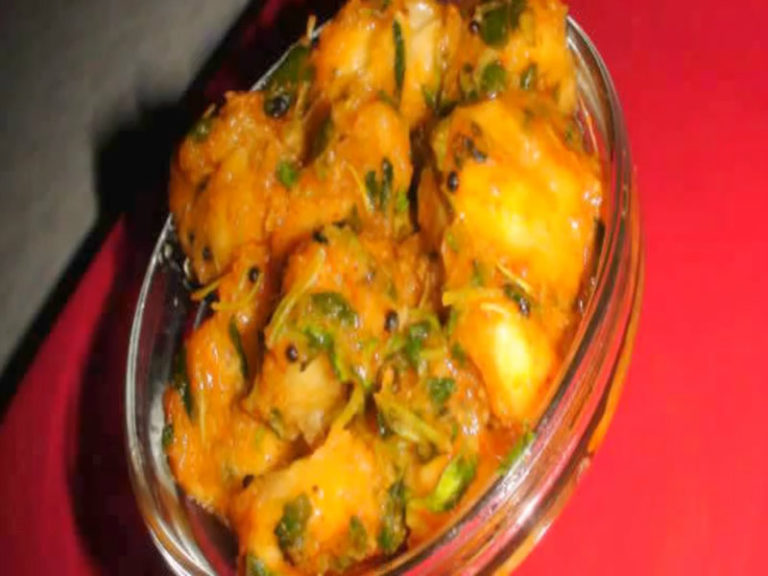 Kela Methi nu Shaak | Banana Fenugreek Curry
